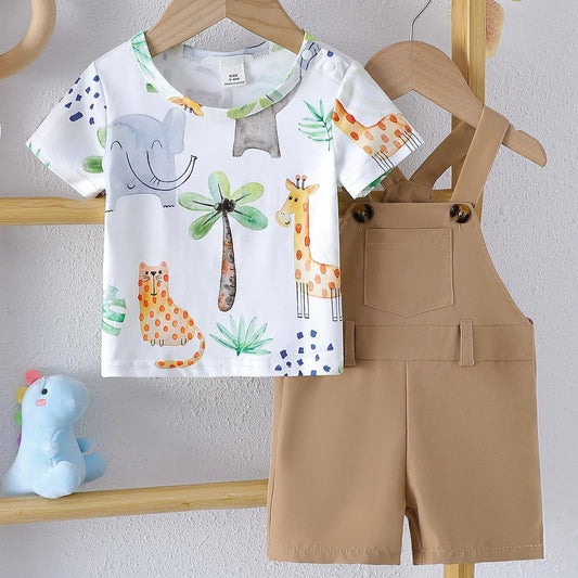 Children's outfit with a t-shirt and beige shorts