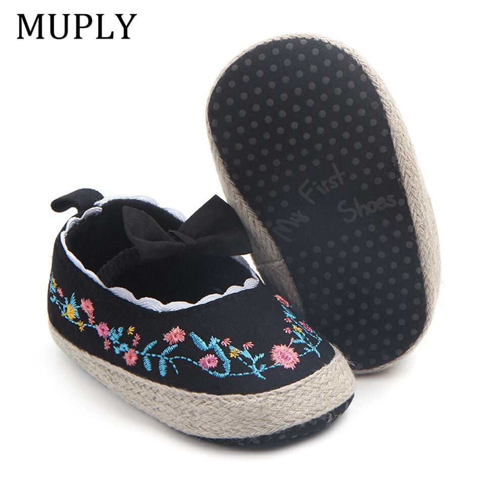 All baby and toddler shoes have anti-slip soles