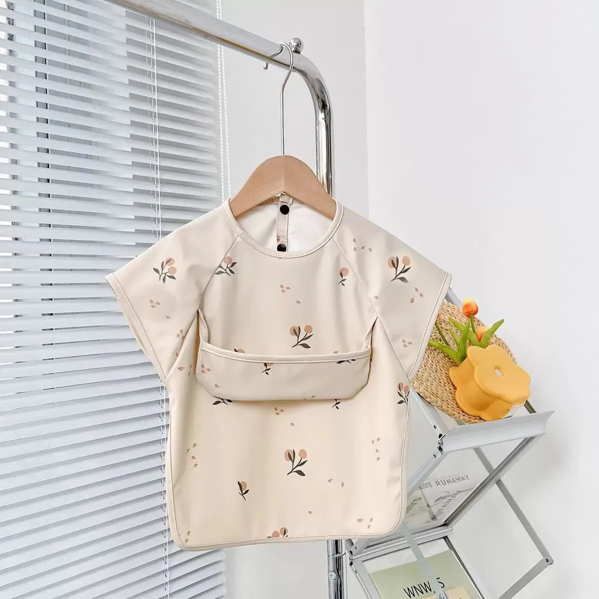 Very cute flower print design baby / toddler bib