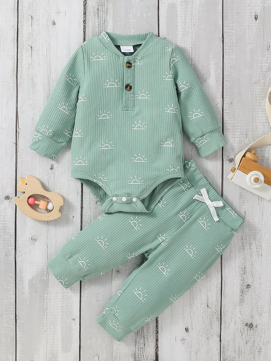 Green baby outfit with matching pants 
