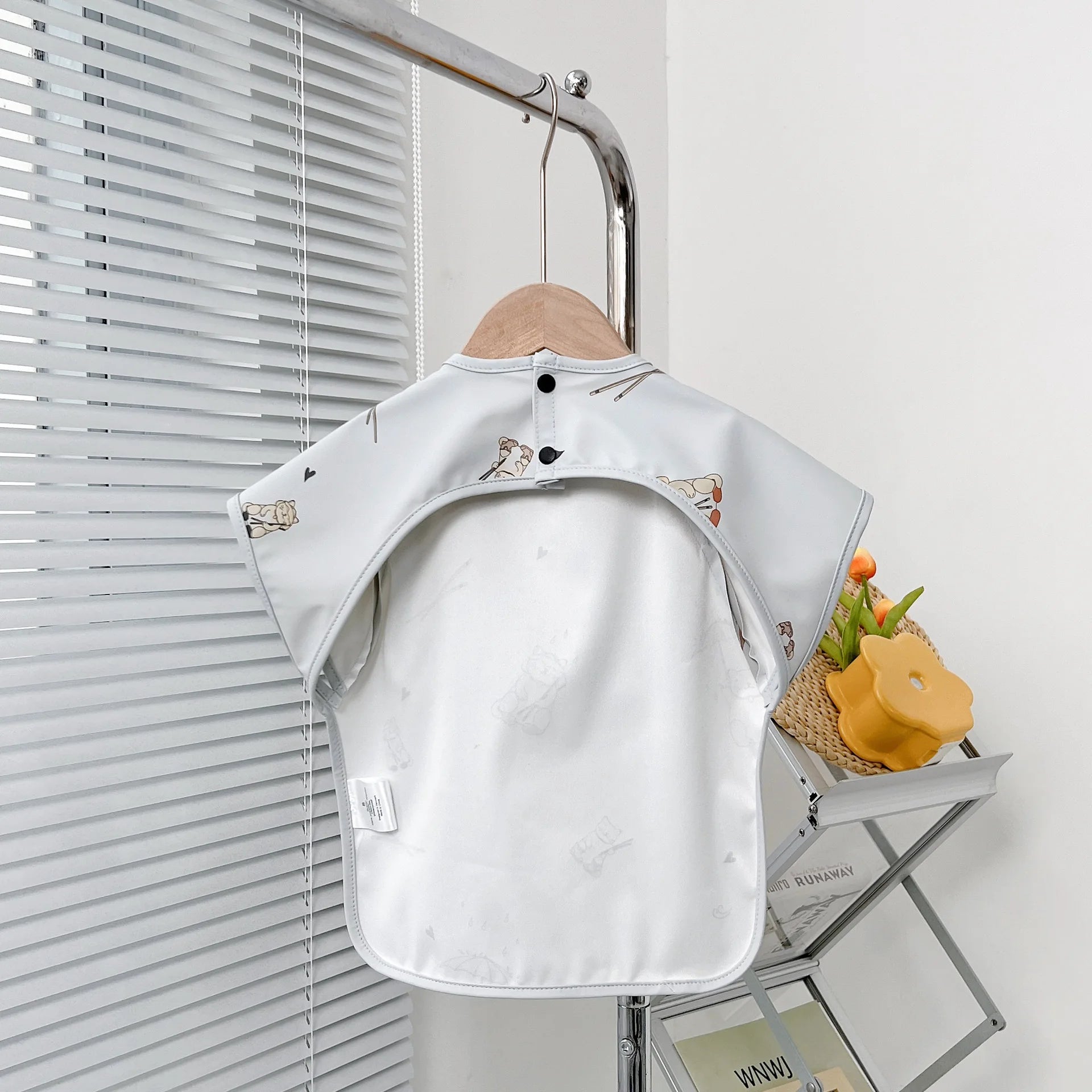 These waterproof bibs are easy to put on your baby