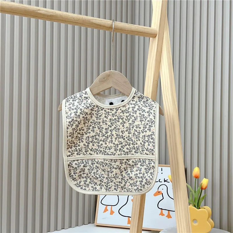 Floral-patterned bib 